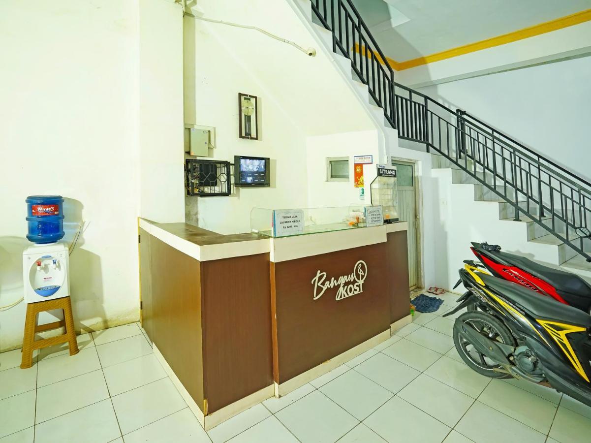 Oyo 91559 Kost Bangau Syariah Hotel Perabumulih Екстериор снимка