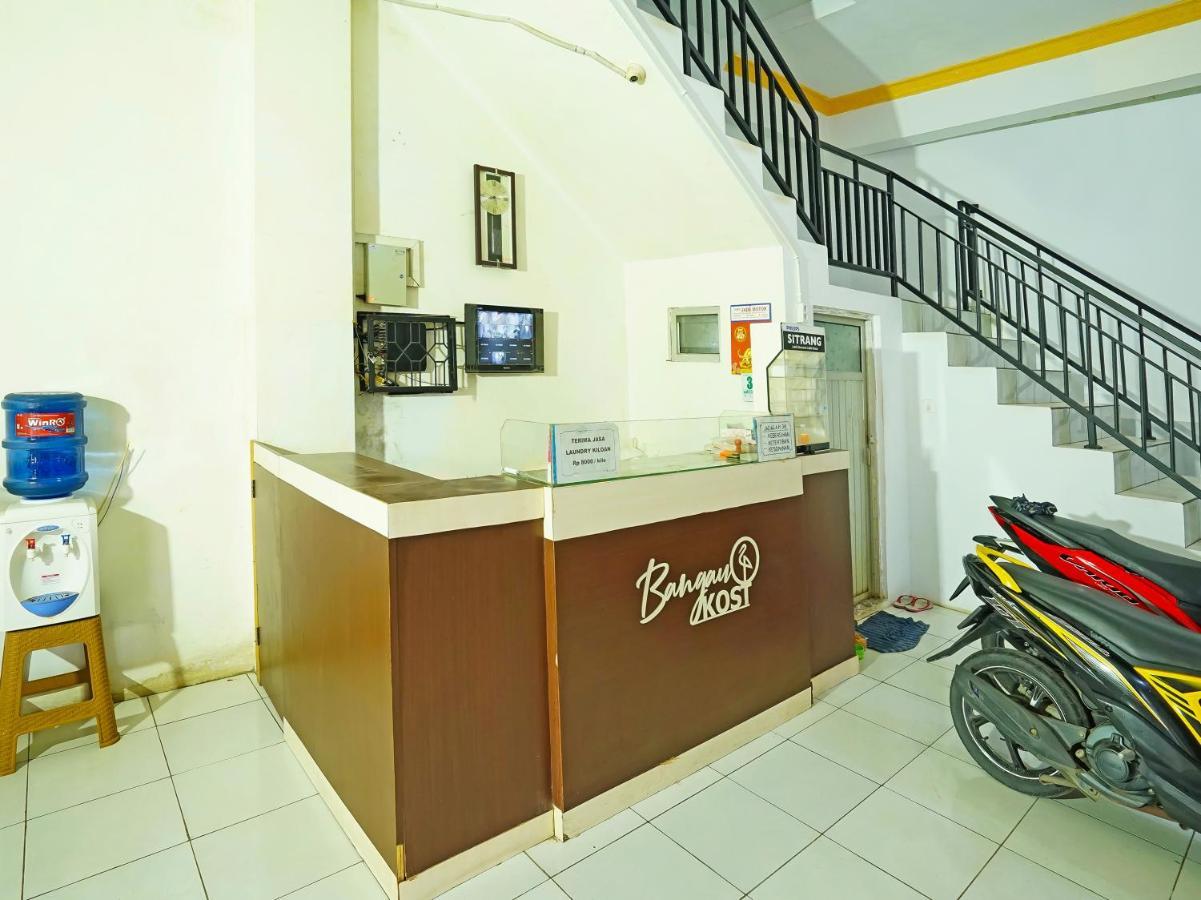 Oyo 91559 Kost Bangau Syariah Hotel Perabumulih Екстериор снимка